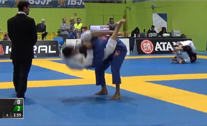 Rampagenek képzelte magát, a földhöz vágta és KO-zta ellenfelét a jitsus a BJJ Eb-n