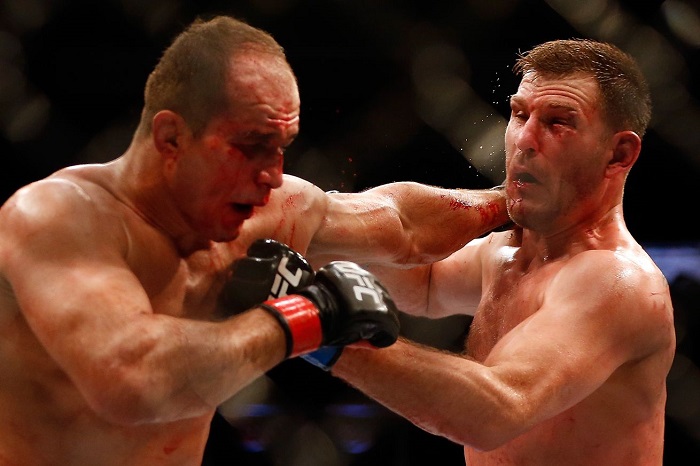 Sajtóhír: Stipe Miocic-Junior dos Santos 2 jön a UFC 211-en