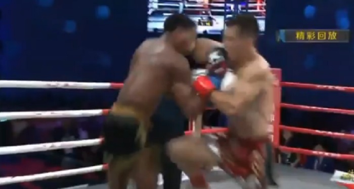 Kiakadsz: Superman könyökössel ütötte ki ellenfelét a thai bokszoló (videó)