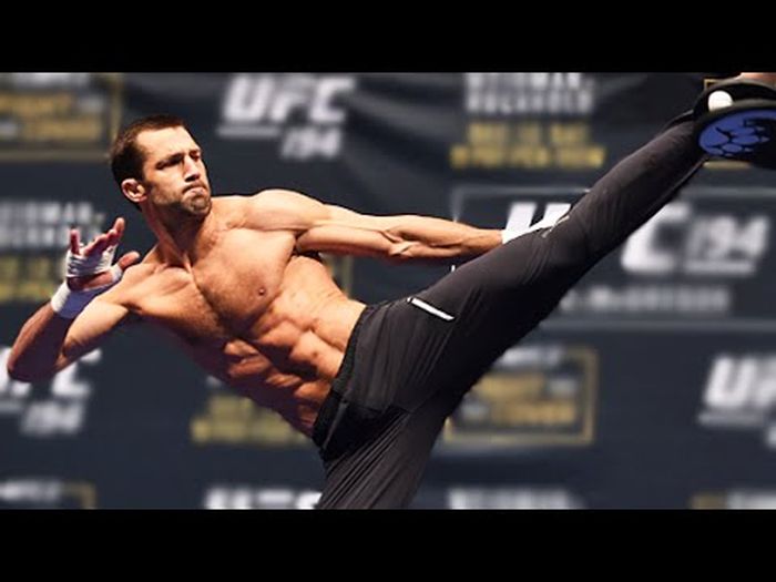 Luke Rockhold: poénból szívesen kiállnék a nehézsúlyúak ellen