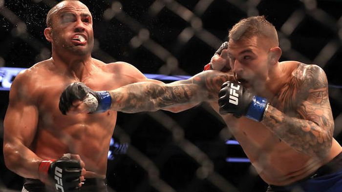 Agyrázkódás miatt késhet az Alvarez vs. Poirier visszavágó