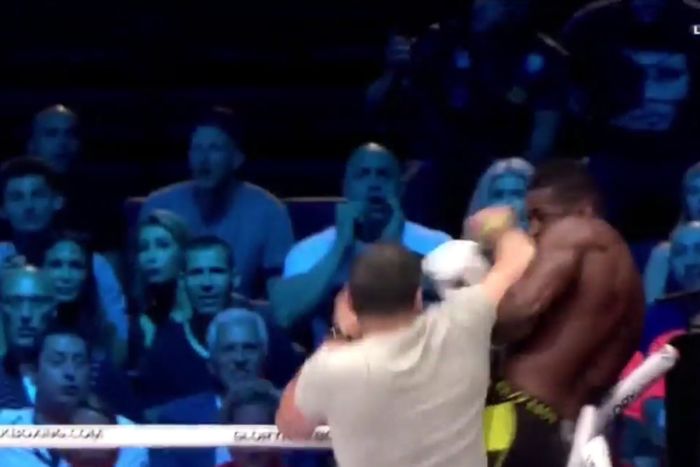 Világraszóló botrányba fulladt a Glory 42