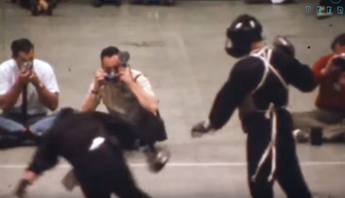 Van egy új videó van a neten, ami igazi harc közben örökíti meg Bruce Lee-t, mutatjuk!