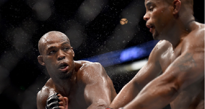 Daniel Cormier akár be is perelheti Jon Jones-t testi sértésért