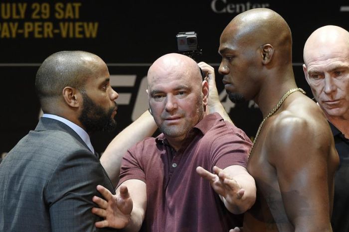 UFC 214: Jones vs. Cormier 2 mérlegelés, élő közvetítés