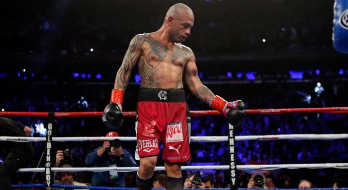 Miguel Cotto bicepszét meg kell műteni