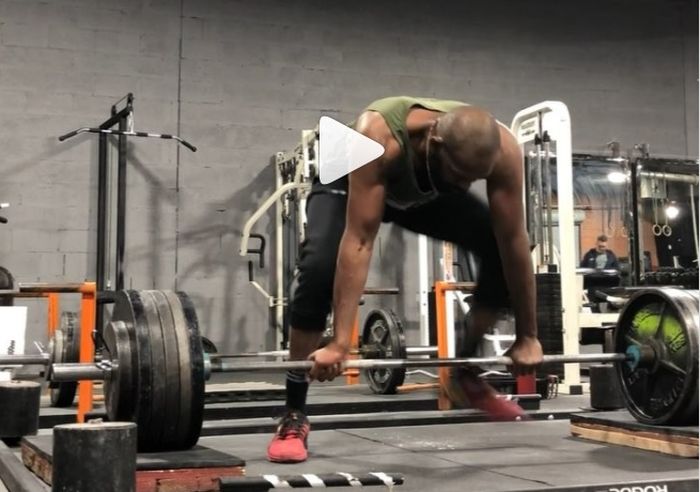 Jon Jones emberfelettit deadliftezett