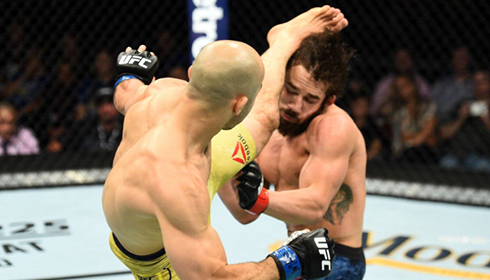 Hihetetlen: Marlon Moraes fél perc alatt macskaszalámit csinált Jimmie Riverából!