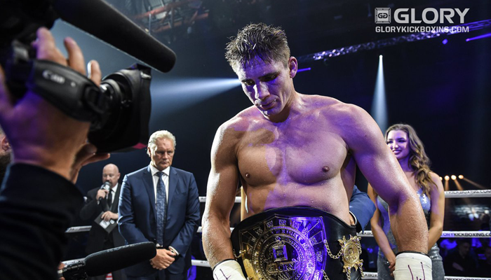 Öt meneten keresztül hengerelt Rico Verhoeven, továbbra is ő a nehézsúlyú Glory király