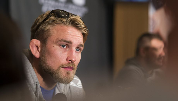 Gustafsson: ”Cormier vagy kiáll ellenem, vagy elengedi az övet.” DC még szívatja is