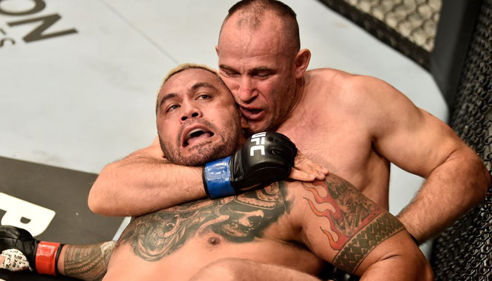 Mark Hunt menekül a UFC szerződéséből, december elsején családi körben búcsúzna.