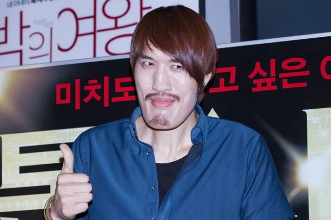 LOL: Hong Man Choi összecsap a nála 3-szor kisebb Yi Long-al