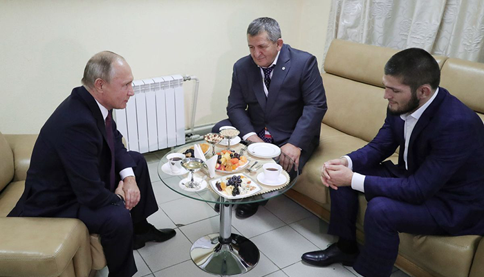 Vlagyimir Putyin személyesen fogadta Khabib Nurmagomedovot és annak édesapját!