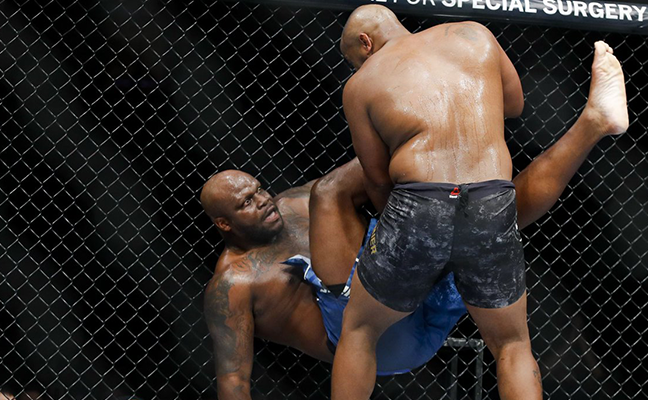 Kihűltek a golyók, Cormier majdnem vissza is lépett Derrick Lewis ellen, mégis másfél menet alatt lekopogtatta