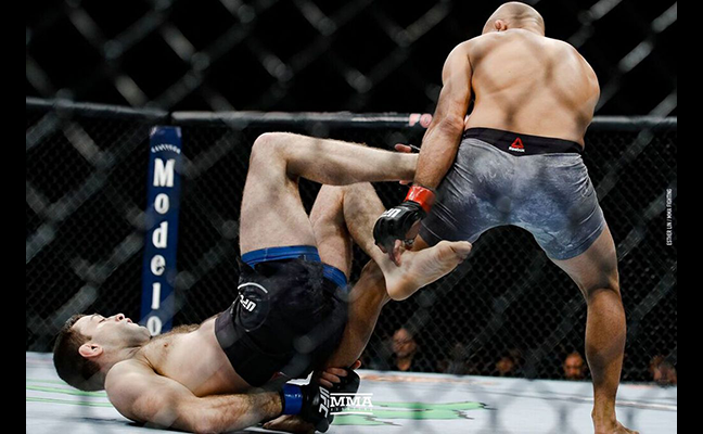 A BJ Penn térdét megropogtató Ryan Hall visszamegy pehelysúlyba, ha könnyűben senki se kér belőle