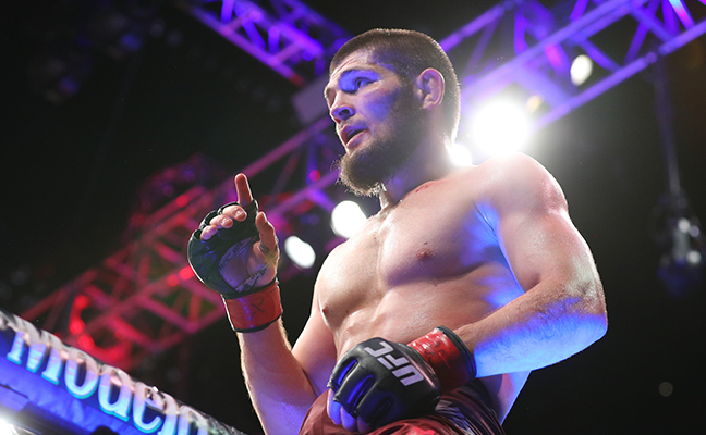 Csupa jó hír: Khabibnak eszébe sincs harcolnia míg csapattársainak büntetése le nem jár...