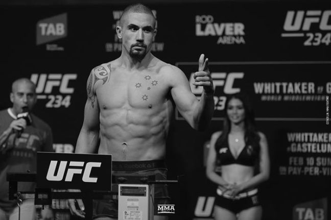 Első videóüzenetét küldte Robert Whittaker, életmentő beavatkozását követően!