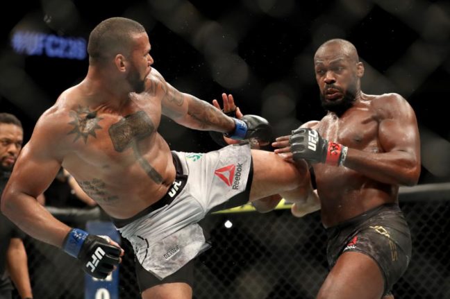 Thiago Santos térdműtéten esett át, mégsem mondta le a Jon Jones elleni bunyót 