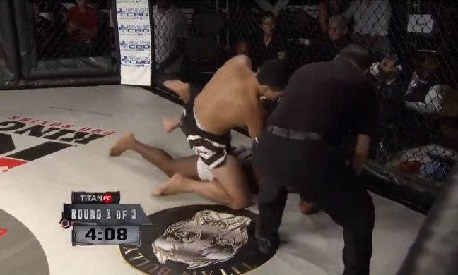 Felháborító videó egy inkompetens MMA bíróról
