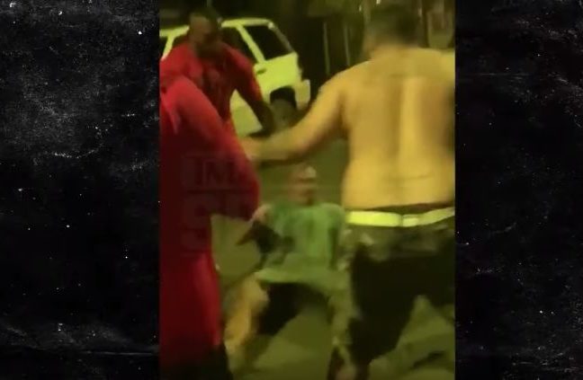 Videó: brutálisan kiütötte egy pocakos fickó BJ Penn-t