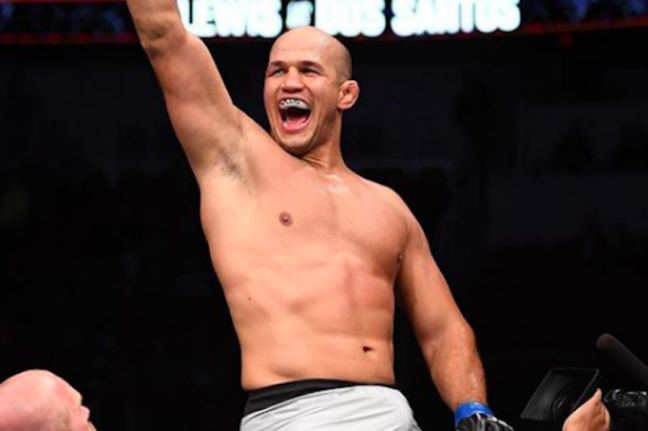 Januárban tér vissza Junior dos Santos