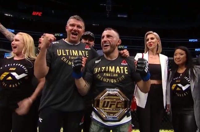 Alexander Volkanovski legyőzte Max Holloway-t!!!
