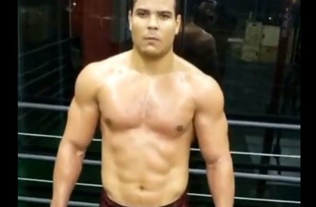 Brutális fizikumával próbálja riogatni Adesanya-t Paulo Costa