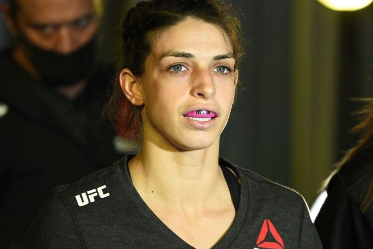 Mackenzie Dern versenyben van a bajnoki címért