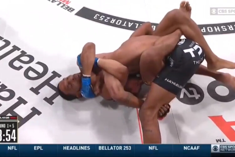 A. J. McKee lefojtotta Darrion Caldwell-t, bekerült a pehelysúlyú GP döntőjébe