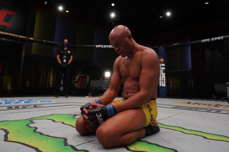 Uriah Hall a negyedikben TKO-zta Anderson Silvát