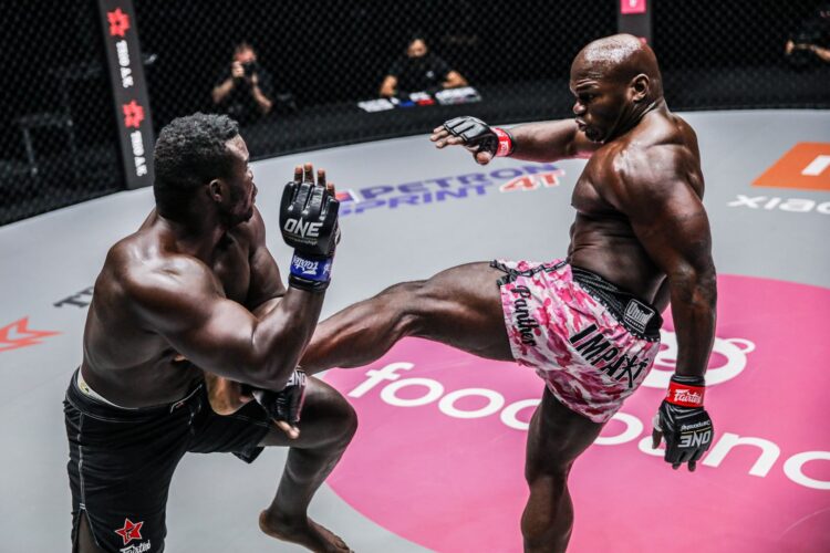 TKO-val kapott ki Alain Ngalani (videó)