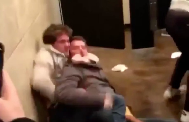 Szétverte az MMA-ban jártas srác az amerikaifocistát