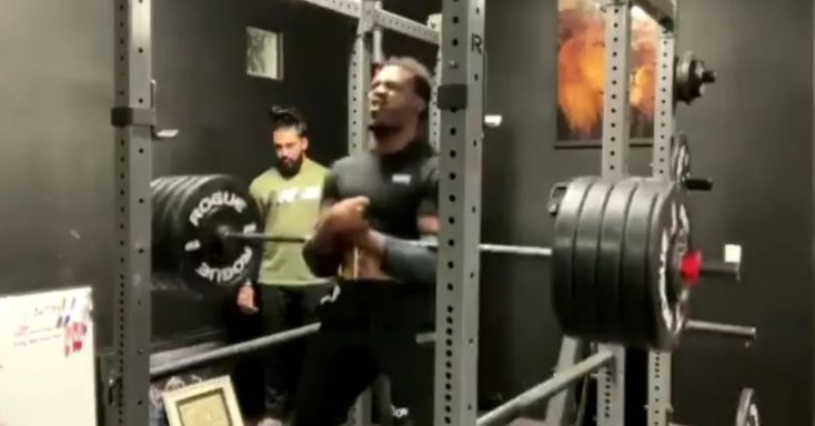 Videó: Jon Jones 200 kilóval a karjában guggolgat