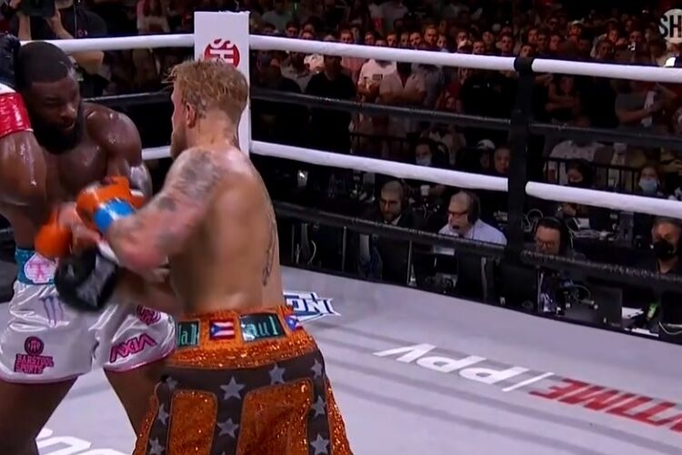 Jake Paul legyőzte Tyron Woodley-t