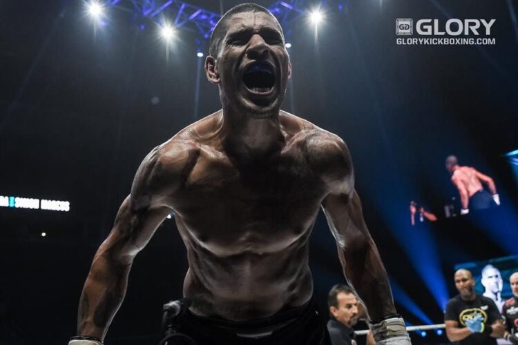 A UFC leigazolja az egyetlen embert, aki ki tudta ütni Israel Adesanya-t