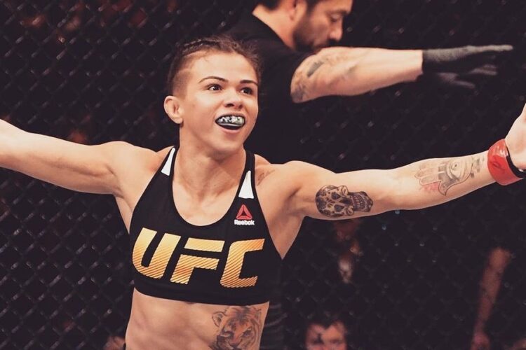 Claudia Gadelha visszavonult