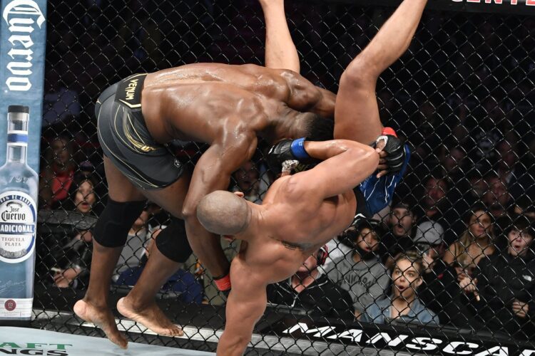Francis Ngannou új énjét mutatta be a UFC 270-en, szétbirkózta Gane-t!