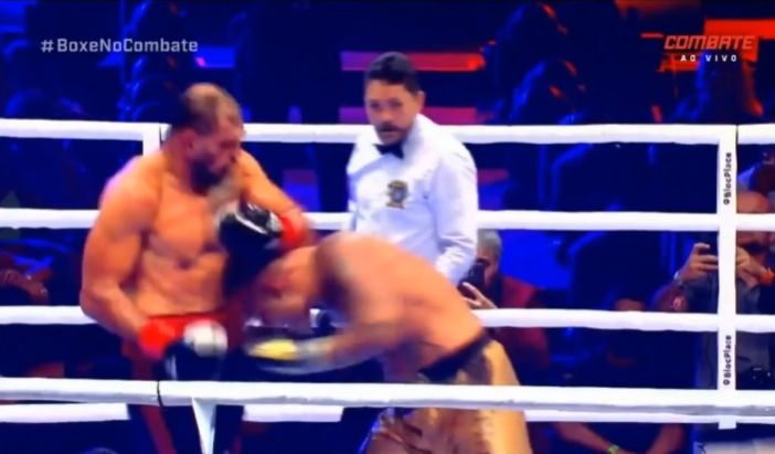 Minotouro ringbe szállt egy volt UFC-s ellen - és egy véres csatában győzött!