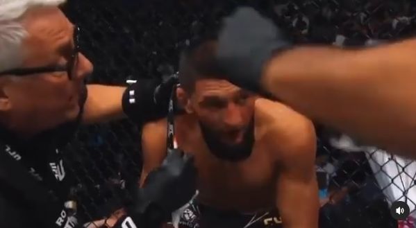 Kiderült, miért üvöltötte le a fejét az edzője Khamzat Chimaevnek