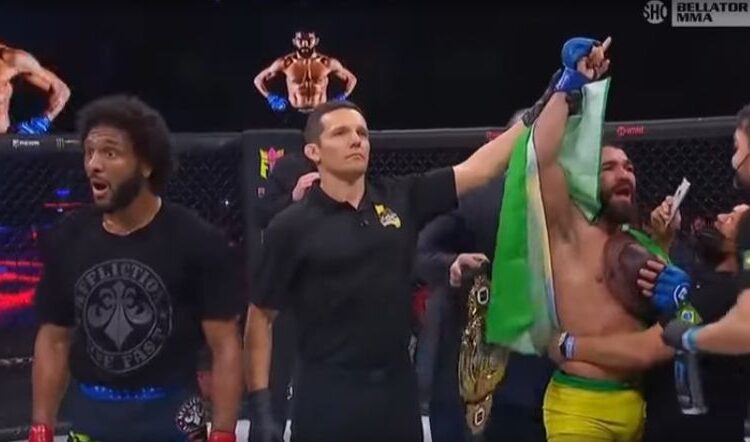 AJ McKee nem veretlen többé, Pitbull legyőzte pontozással