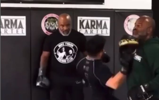 Mike Tyson is részt vesz Henry Cejudo felkészítésében