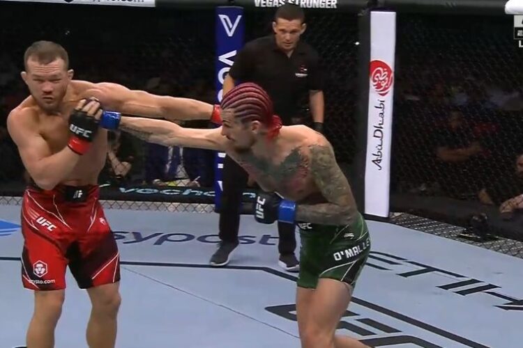 Sean O'Malley megverte Petr Yan-t!