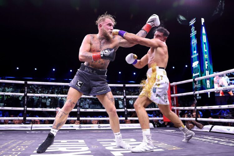 Jake Paul pontozással kikapott Tommy Fury-tól