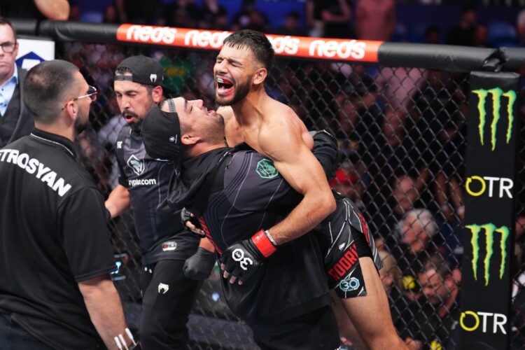 Yair Rodriguez varázslatos bunyóval a UFC új pehelysúlyú ideiglenes bajnoka!