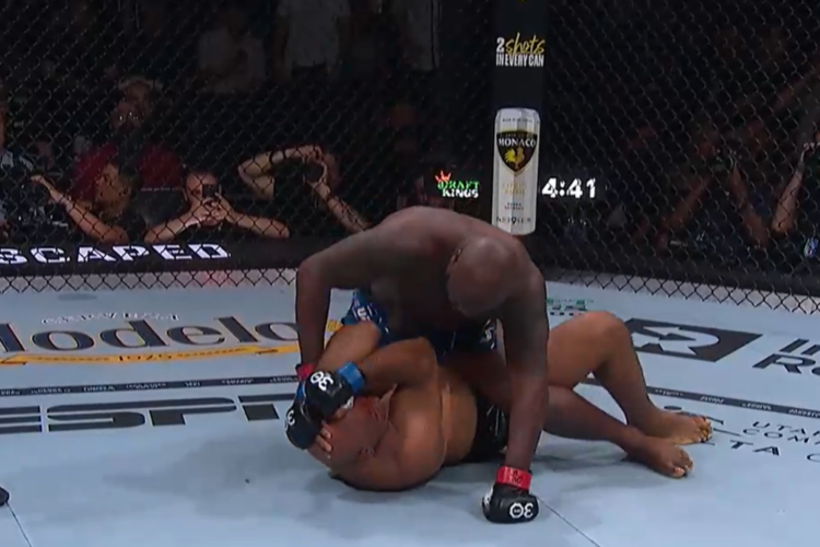 Derrick Lewis villámgyorsan finiselte ellenfelét a UFC 291-en, immár övé a legtöbb KO a UFC történelmében