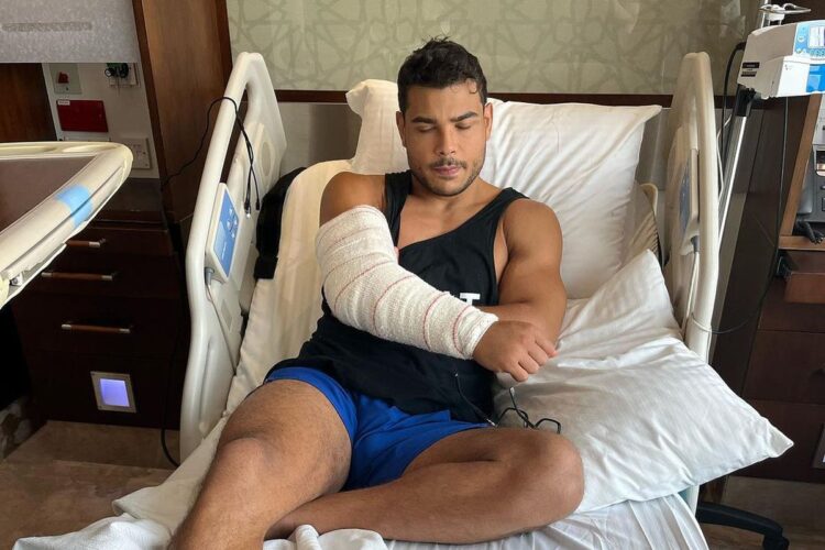 Mindjárt itt a Costa vs. Chimaev, erre Costa bejelenti, könyökműtéten esett át