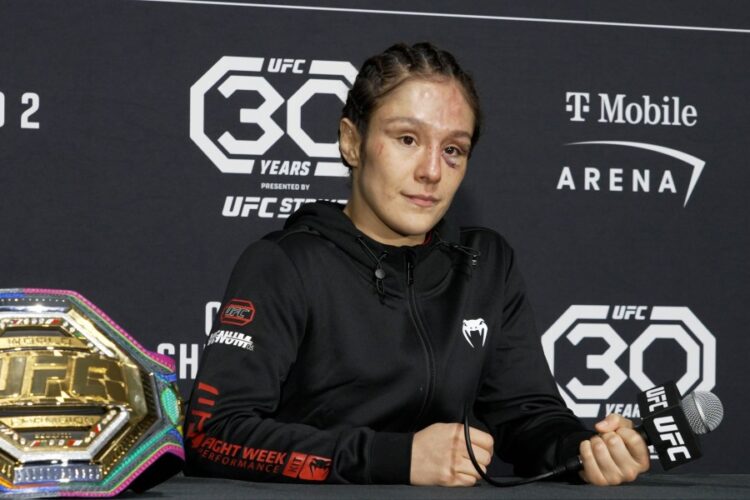 Csak most derült ki: Alexa Grasso keze is eltört Shevchenko elleni mérkőzésen