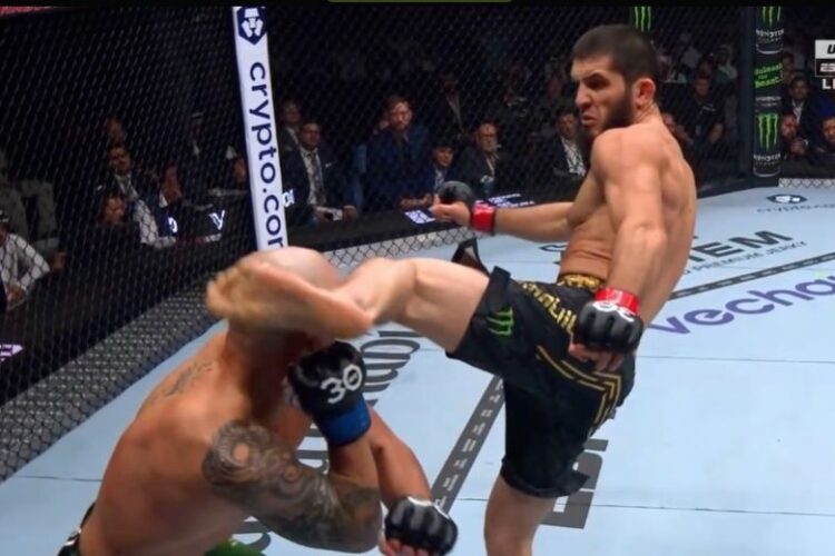 ŐRÜLET! Islam Makhachev fejrúgással kivégeze Alexander Volkanovskit