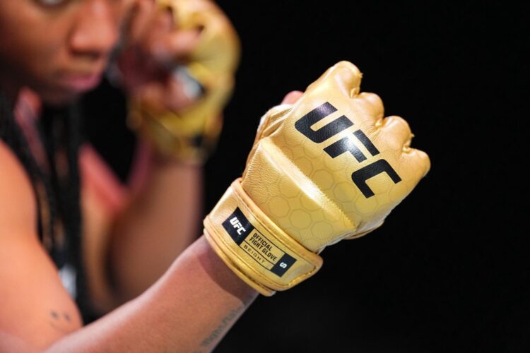 Breaking: a UFC bejelentette az új kesztyűit!