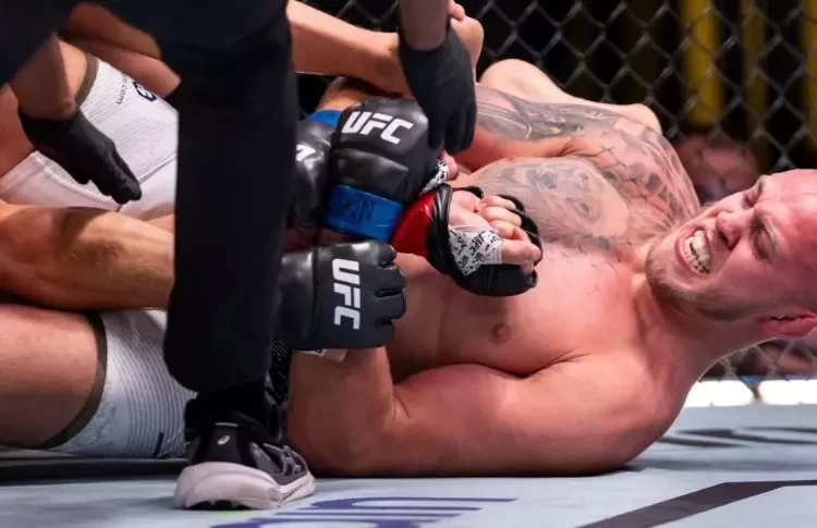 Serghei Spivac az első menetben megállította Marcin Tyburát, méghozzá karfeszítéssel!